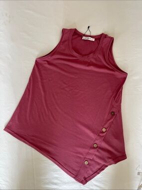 Asymmetric Button-Accent Tank Top in Berry